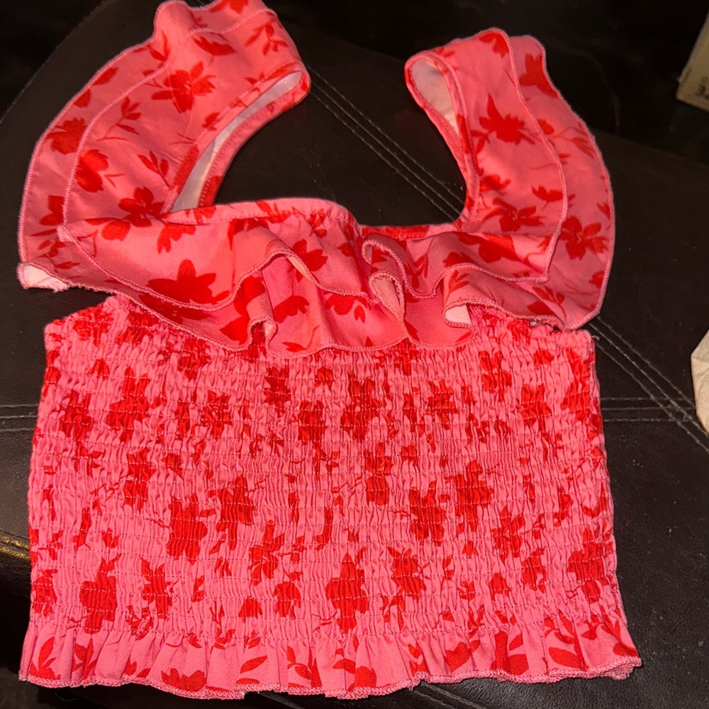 Floral Ruffle Sleeve Pink & Red smocked crop top with ruffle neckline, Sz M